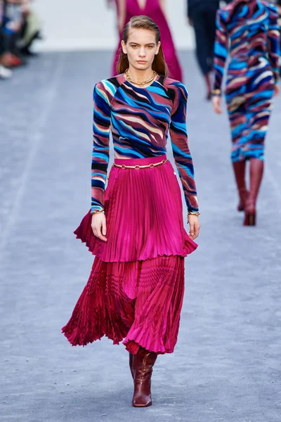 Look 17
